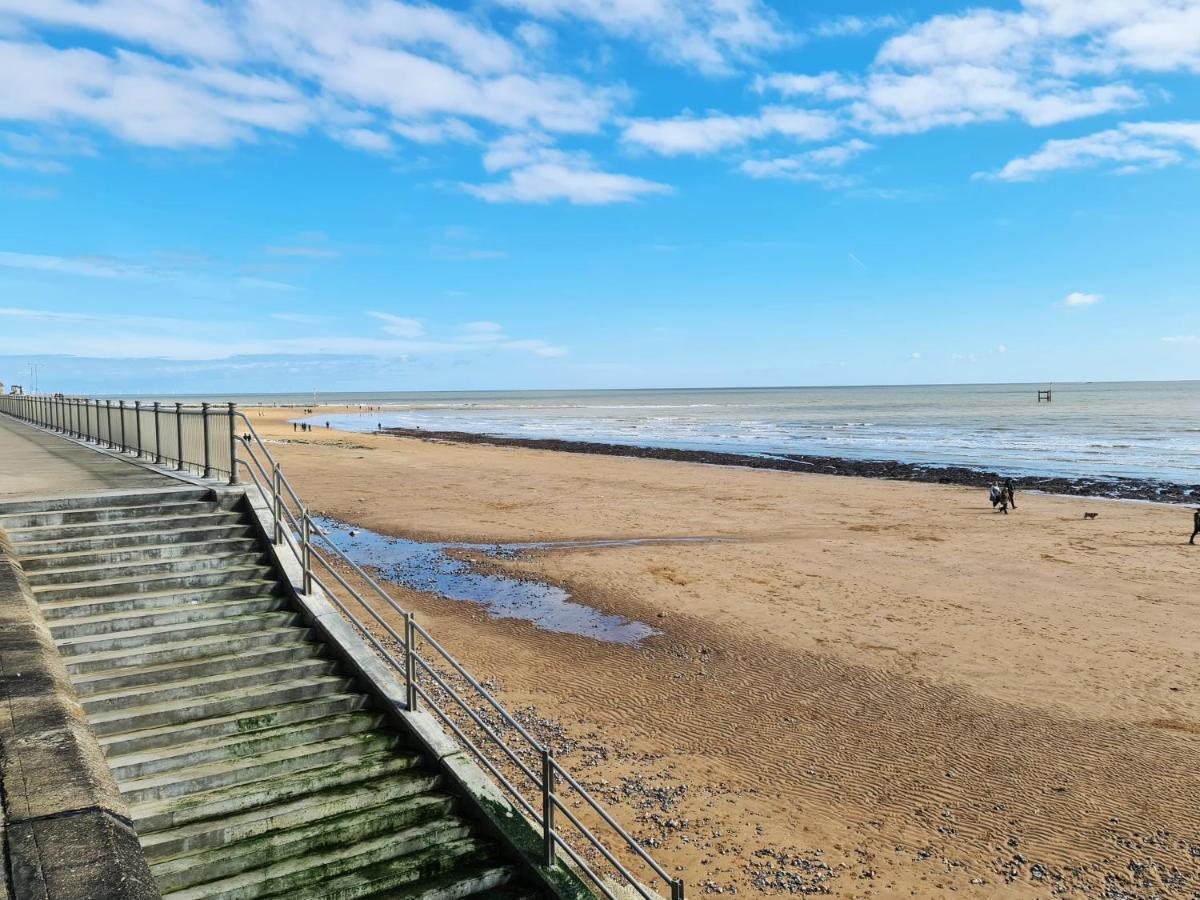 Vitamin Sea - Beachfront Apartment - Sleeps 4 Ramsgate Exterior foto